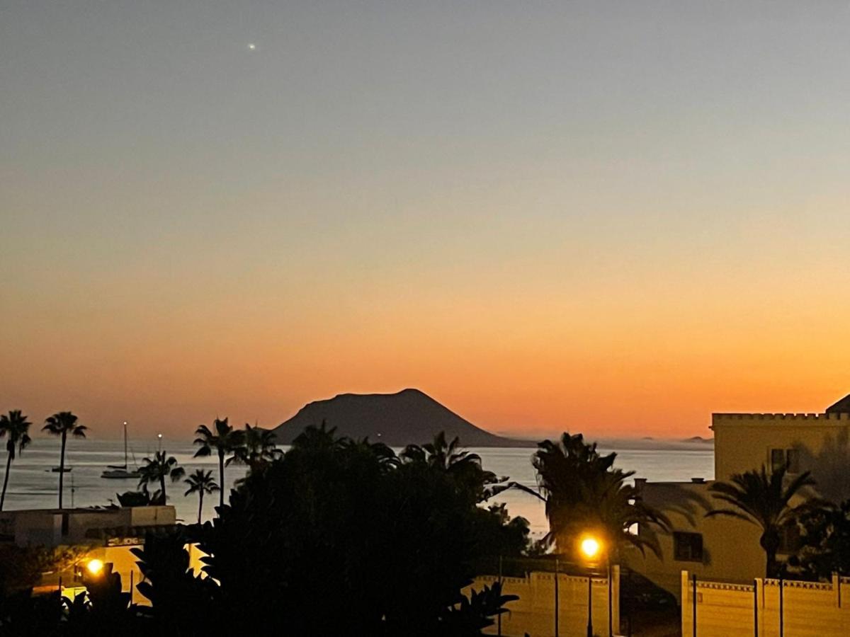 Alojamiento Playa Centro Corralejo 16 Екстер'єр фото